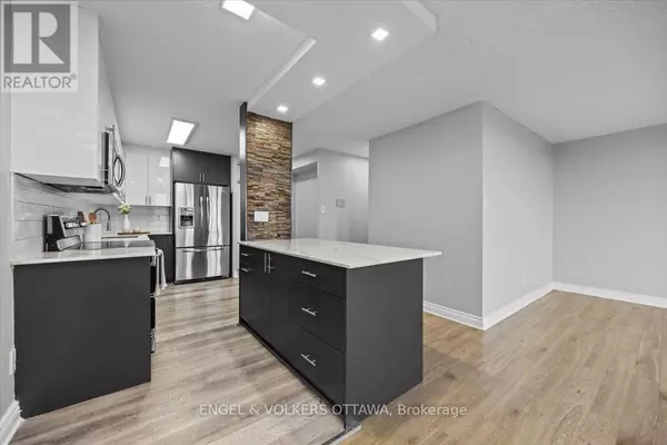 Ottawa, ON K1J8K5,2020 Jasmine CRES #610