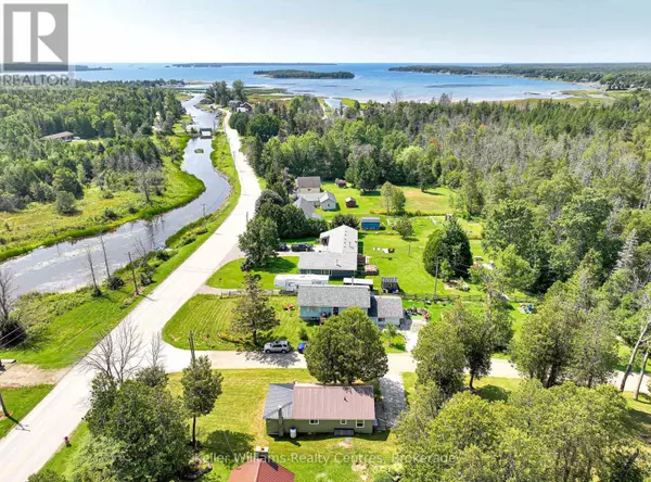 Northern Bruce Peninsula, ON N0H2M0,4 WOODSTOCK AVENUE