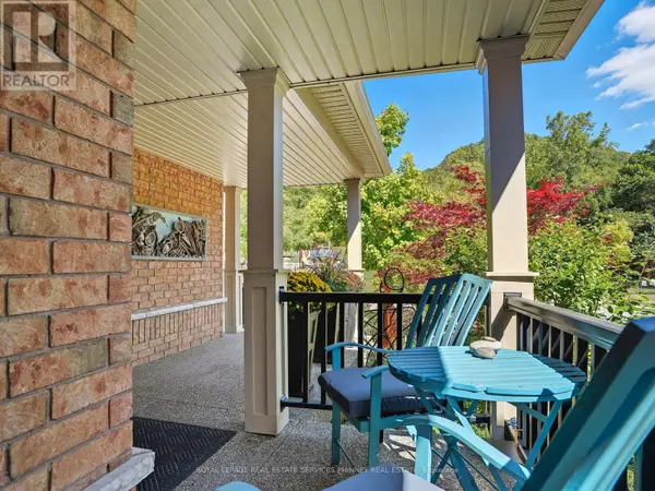 Hamilton (dundas), ON L9H7S4,47 LIVINGSTONE DRIVE