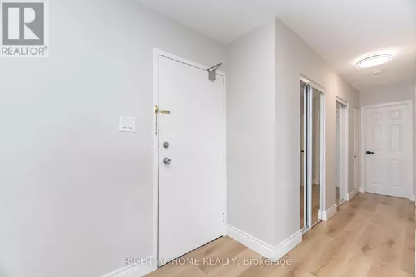 Hamilton (vincent), ON L8K5J5,15 Nicklaus DR #605
