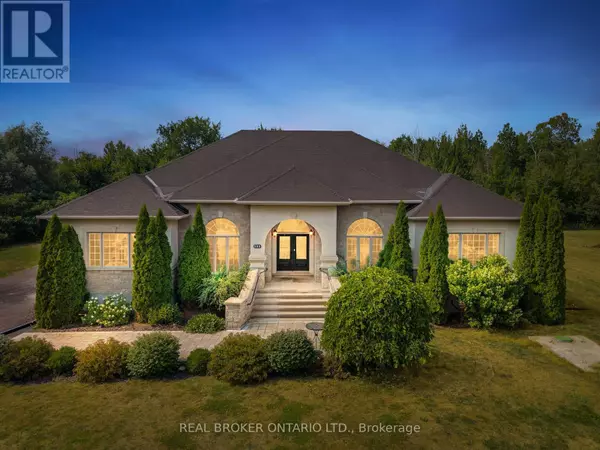 525 TULLAMORE STREET, Ottawa, ON K1X0A2