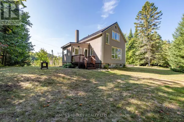 Laurentian Hills, ON K0J2H0,37091 HIGHWAY 17 HIGHWAY