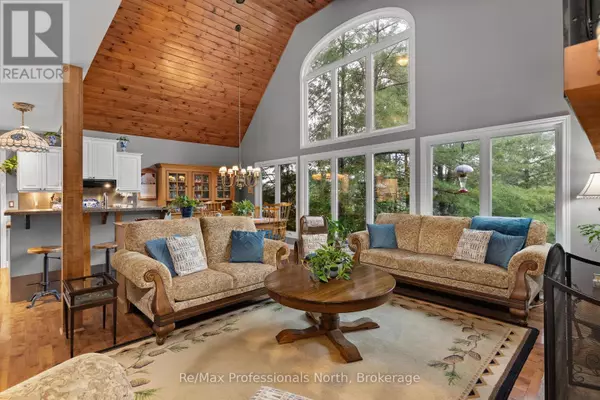 Gravenhurst (morrison), ON L0K2B0,1005 LAIDLAW AVENUE