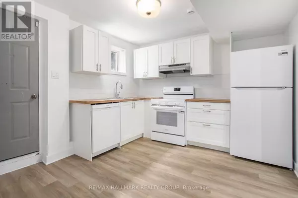 Ottawa, ON K1L5N1,374-378 MONTFORT STREET