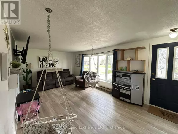 Morris Turnberry (turnberry), ON N0G2W0,86731 FISCHER LINE