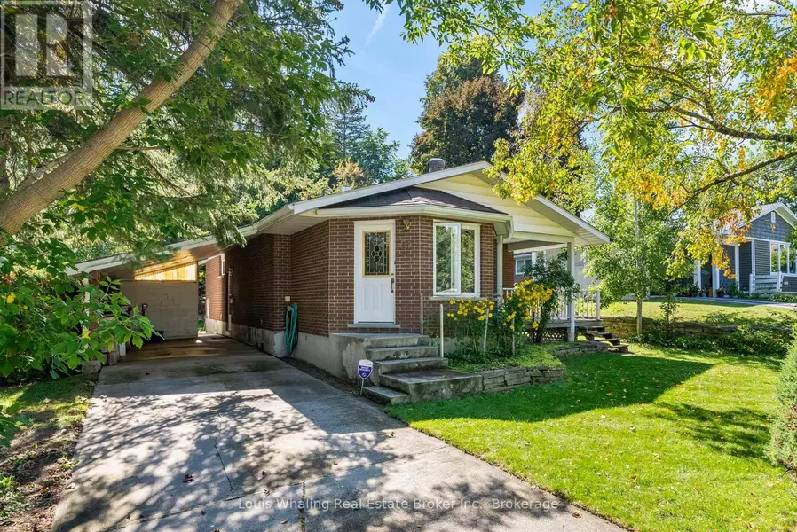 61 8TH STREET, Hanover, ON N4N1J1