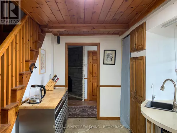 Frontenac (frontenac South), ON K0H1X0,6182 BATTERSEA ROAD