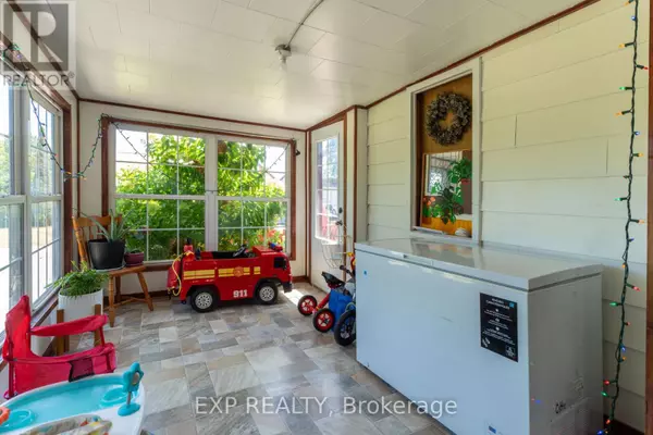 Norfolk, ON N0E1G0,926 FAIRGROUND ROAD