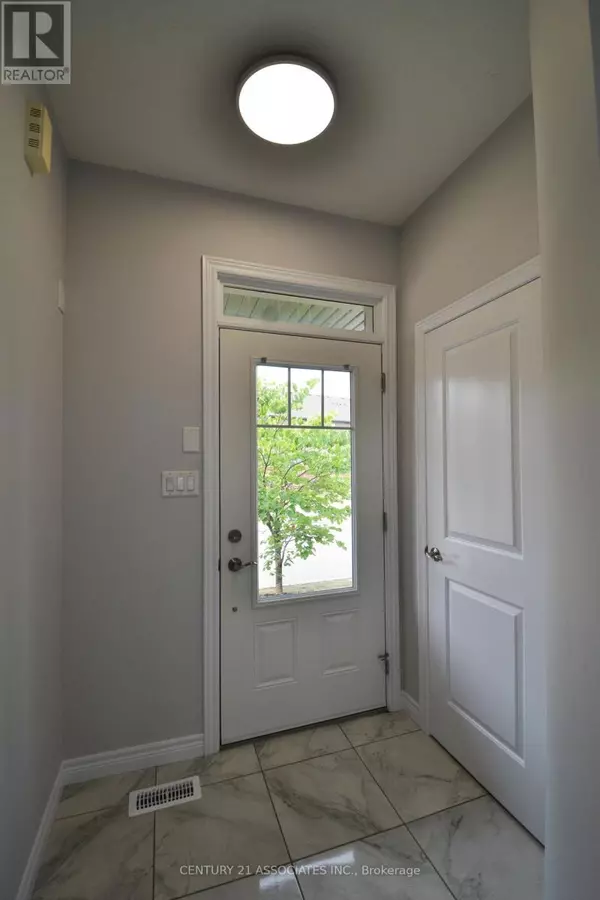 Hamilton (lakeshore), ON L8E0J4,98 Shoreview PL #6