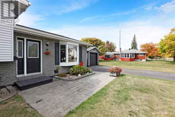 North Stormont, ON K0C1E0,3294 ST JOHN STREET N