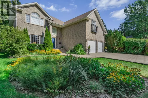 Hamilton (ancaster), ON L9G1Z6,51 ORCHARD DRIVE