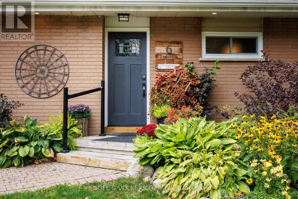 Ottawa, ON K2H6K3,6 FOOTHILLS DRIVE