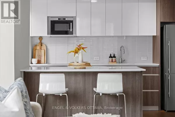 Ottawa, ON K1P0C8,199 Slater ST #709