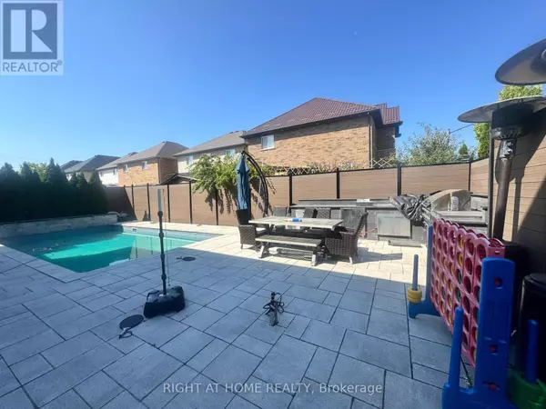 Hamilton, ON L0R1P0,95 HIDDEN RIDGE CRESCENT