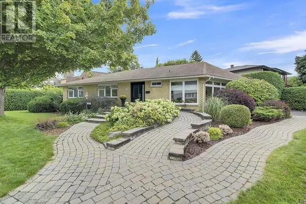 712 GOLDEN AVENUE, Ottawa, ON K2A2G4