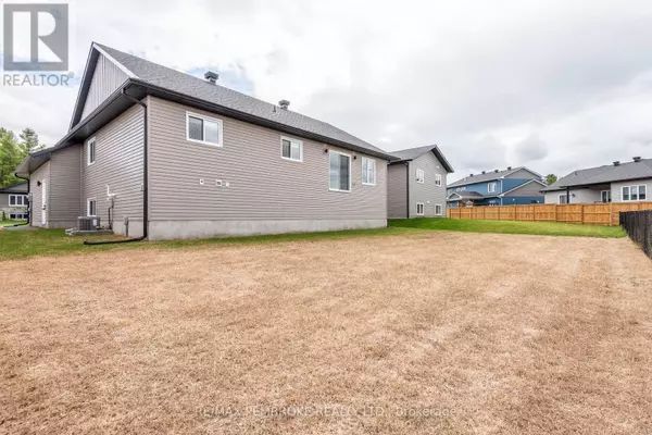 Petawawa, ON K8H0G8,144 CHAD STREET