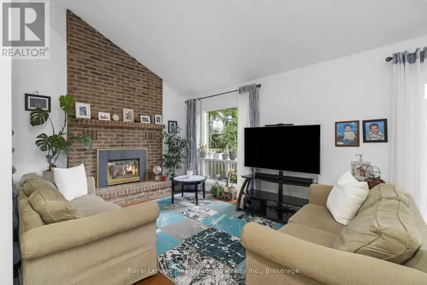 Guelph (dovercliffe Park/old University), ON N1G3X1,11 VALERIOTE PLACE