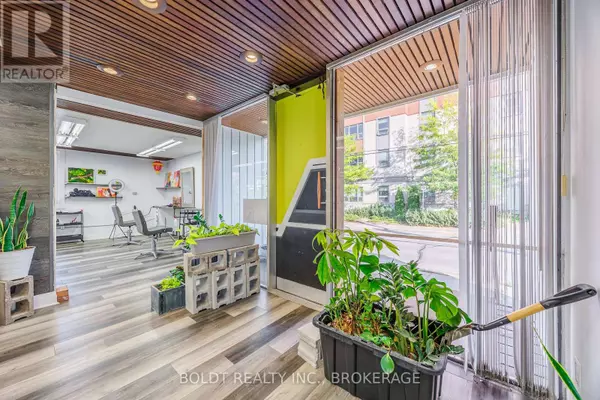 St. Catharines (downtown), ON L2R5C5,146 JAMES STREET