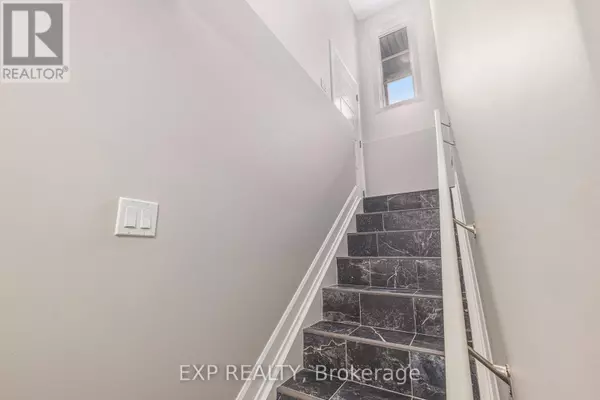 Russell, ON K0A1W0,1214 MONTBLANC CRES #A