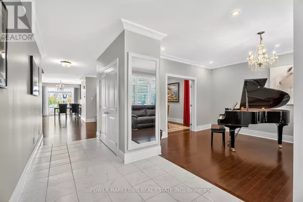 Ottawa, ON K2J0X4,692 EGRET WAY