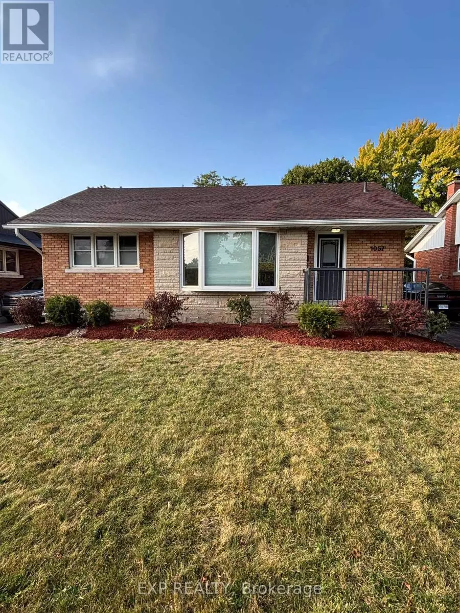 Cambridge, ON N3H2E2,1057 CLARE AVENUE