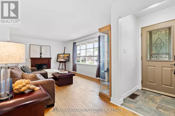 Niagara Falls (stamford), ON L2J2Y1,3416 SHEPPARD CRESCENT
