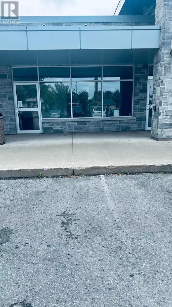 8040 Lundy's LN #3, Niagara Falls (west Wood), ON L2H1H1