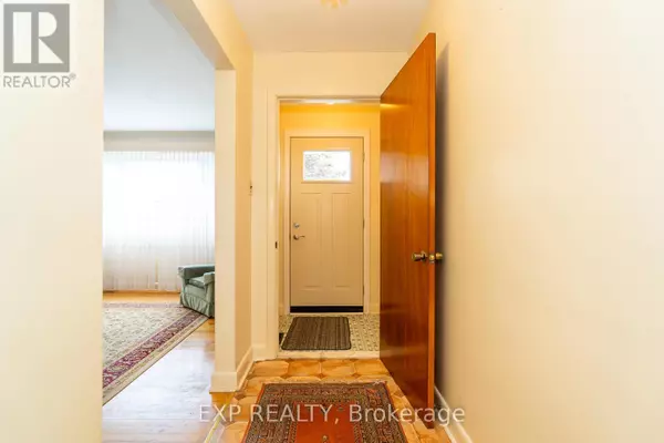 Ottawa, ON K2C2J5,1008 RIDDELL AVENUE S