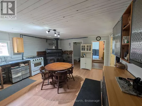 Parry Sound Remote Area (lount), ON P0A1Z0,1408 PEARCELEY ROAD