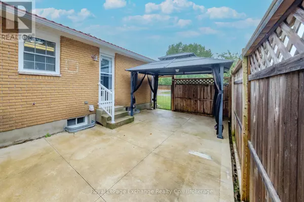 Kincardine, ON N2Z1X4,427 HIGHLAND DRIVE