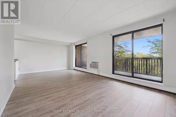 Guelph (dovercliffe Park/old University), ON N1G2V5,63 Conroy CRES #24