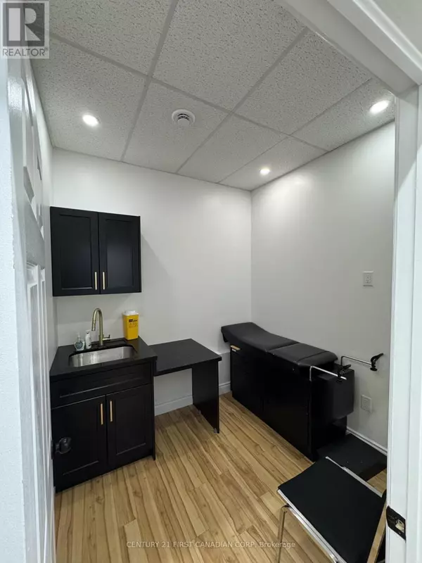 London South (south X), ON N6E3M7,561 SOUTHDALE ROAD E