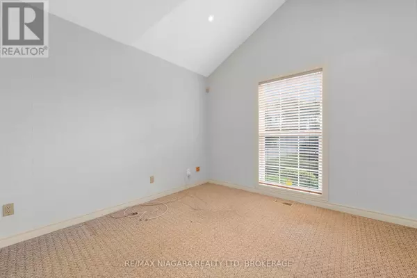 Niagara-on-the-lake (virgil), ON L0S1J0,40 FRONTIER DRIVE