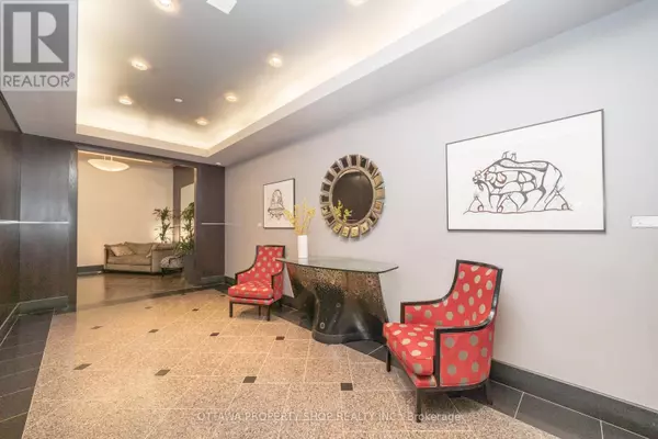 Ottawa, ON K1N1K4,700 Sussex DR #403