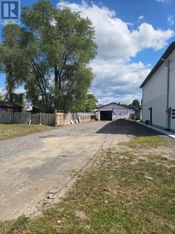 Belleville (belleville Ward), ON K8N3B5,63 S CHURCH STREET