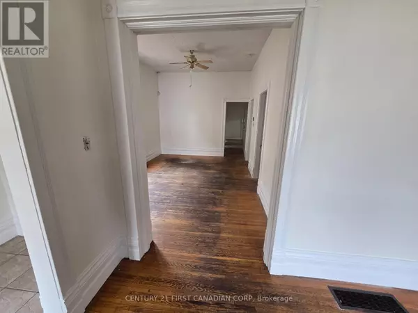 London East (east F), ON N5Y3H5,415 OXFORD STREET E