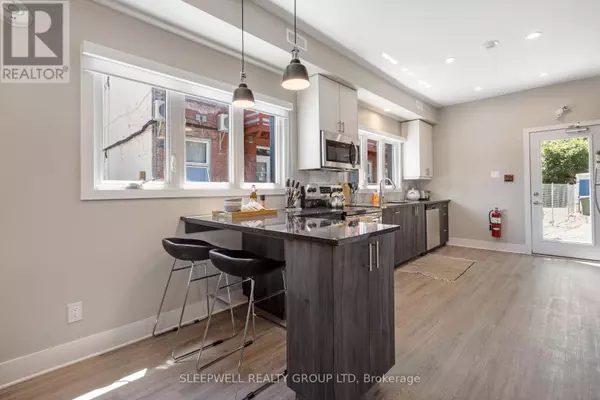 Ottawa, ON K1N7R3,80 NELSON STREET