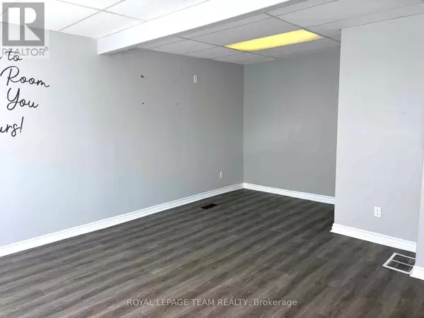 North Dundas, ON K0C2K0,490 Main ST #B