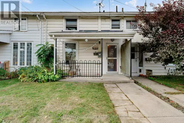 Kingston (east Of Sir John A. Blvd), ON K7K3M9,318 SYDENHAM STREET