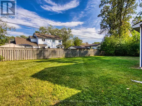 Fort Erie (crescent Park), ON L2A4X1,686 LAKEVIEW ROAD