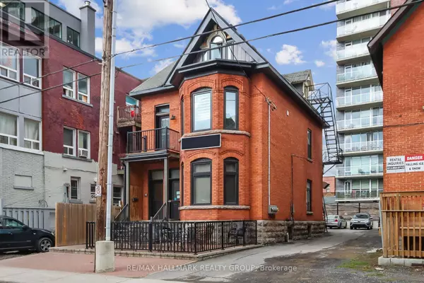 381 Cooper ST #2, Ottawa, ON K2P0G8