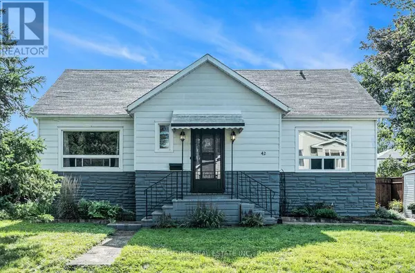 42 COTE DES NEIGES ROAD, Ottawa, ON K2G2C6