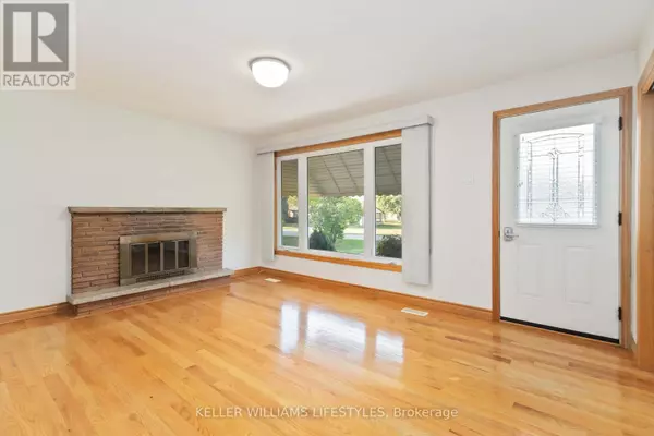 Middlesex Centre (komoka), ON N0L1R0,61 Delaware ST South #Upper