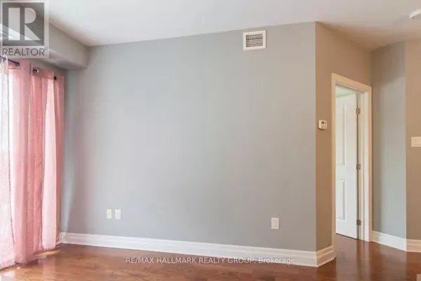 Ottawa, ON K1L0A8,90 LANDRY ST #305
