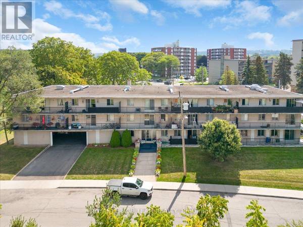 20 POTTRUFF ROAD N, Hamilton (kentley), ON L8H2M1