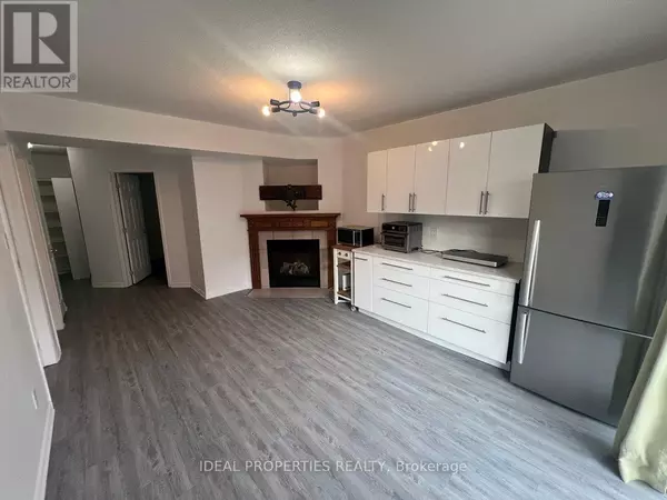 Ottawa, ON K2L4G9,19 Castle Glen CRES #B
