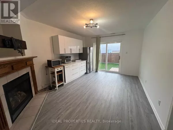 Ottawa, ON K2L4G9,19 Castle Glen CRES #B