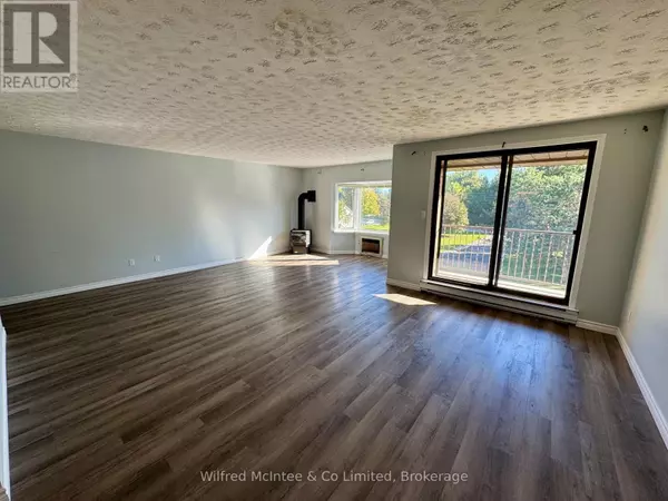 Brockton, ON N0G2V0,225 Hinks ST #305