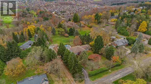 Hamilton (greensville), ON L9H4X3,112 HILLCREST AVENUE