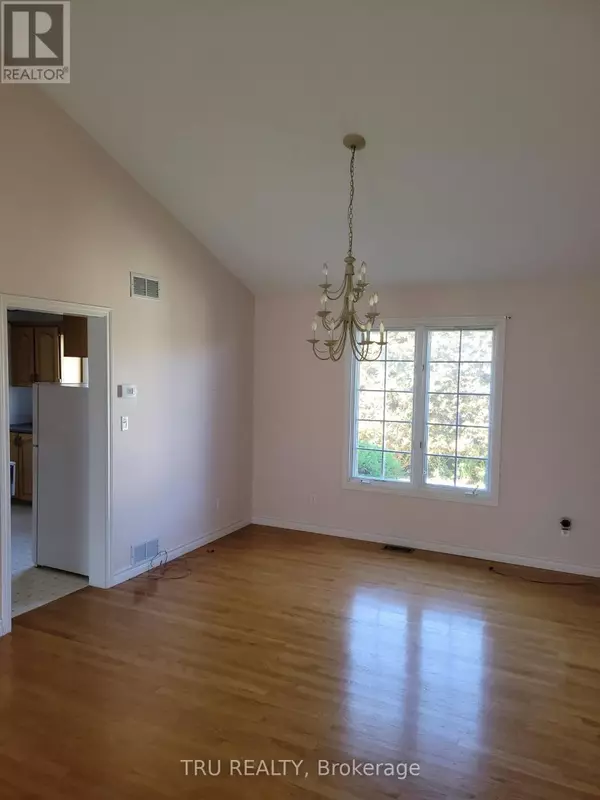 Perth, ON K7H2Y7,15 GEORGE AVENUE